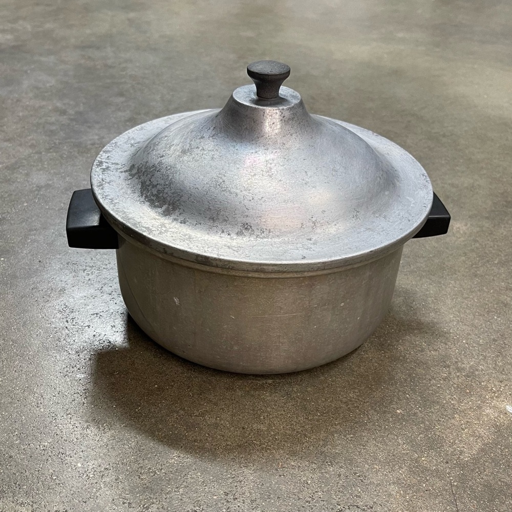 Vintage Regal Ware Aluminum Dutch Oven 4 Qt Stock Pot w Lid Cookware